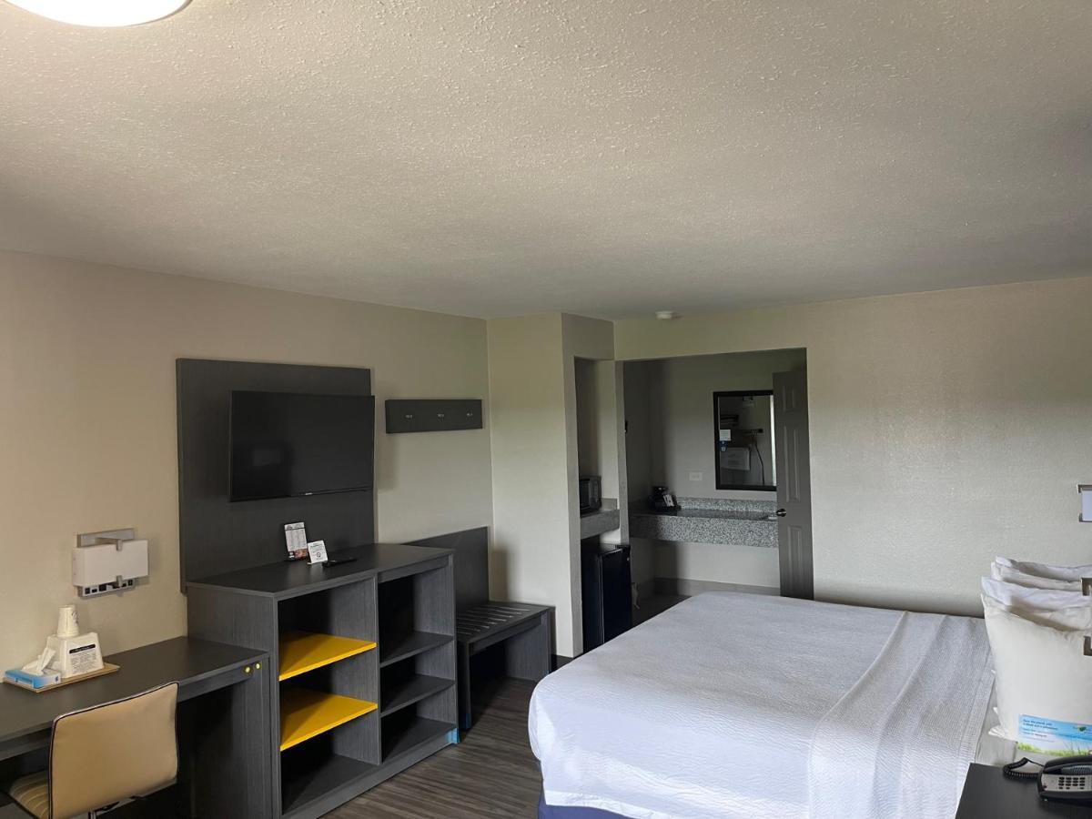 Days Inn By Wyndham Ruston La Zewnętrze zdjęcie
