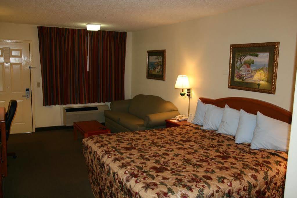 Days Inn By Wyndham Ruston La Zewnętrze zdjęcie