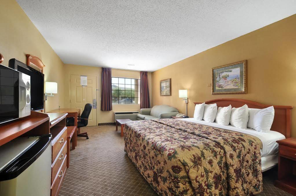 Days Inn By Wyndham Ruston La Zewnętrze zdjęcie